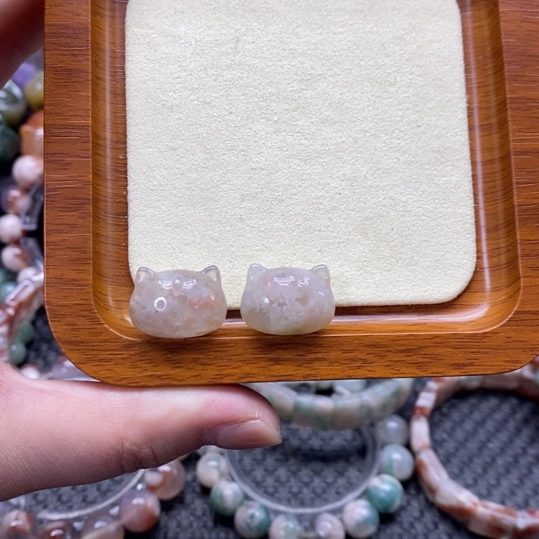 还***拳玛瑙/玉髓未镶嵌颈饰