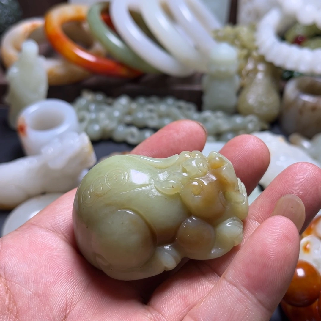 颈饰未镶嵌和田玉