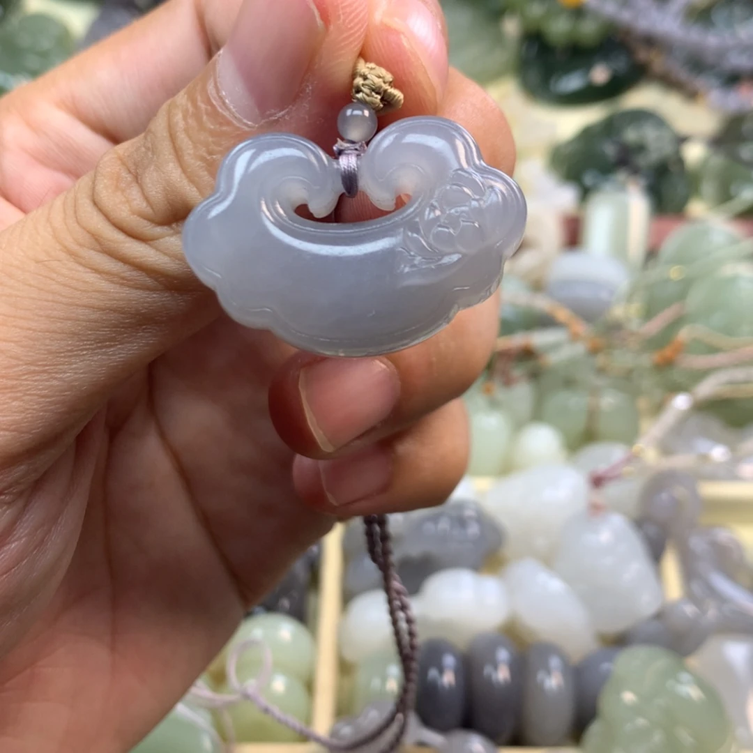 【闪购商品】颈饰未镶嵌和田玉L****