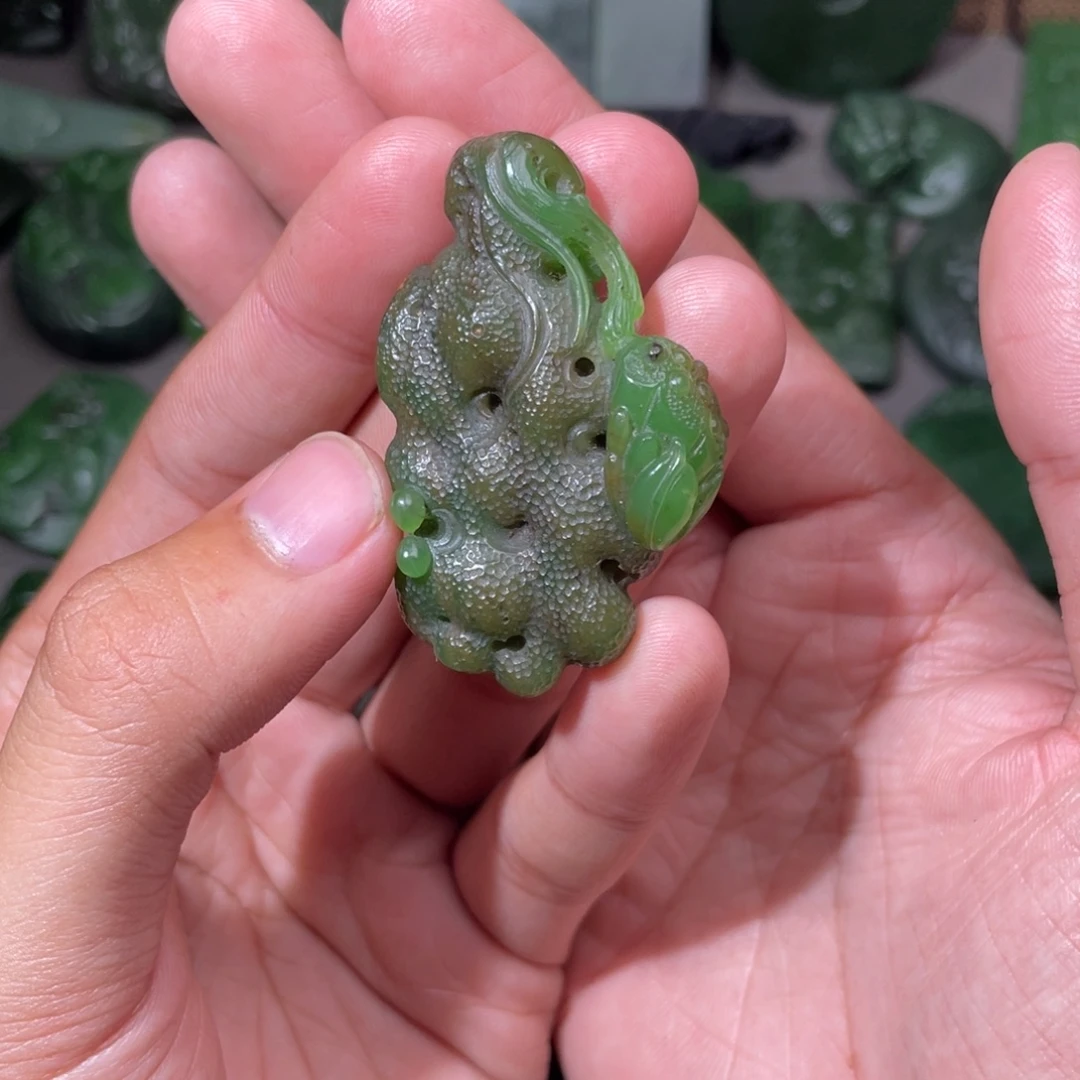 l***l和田玉（碧玉）未镶嵌颈饰