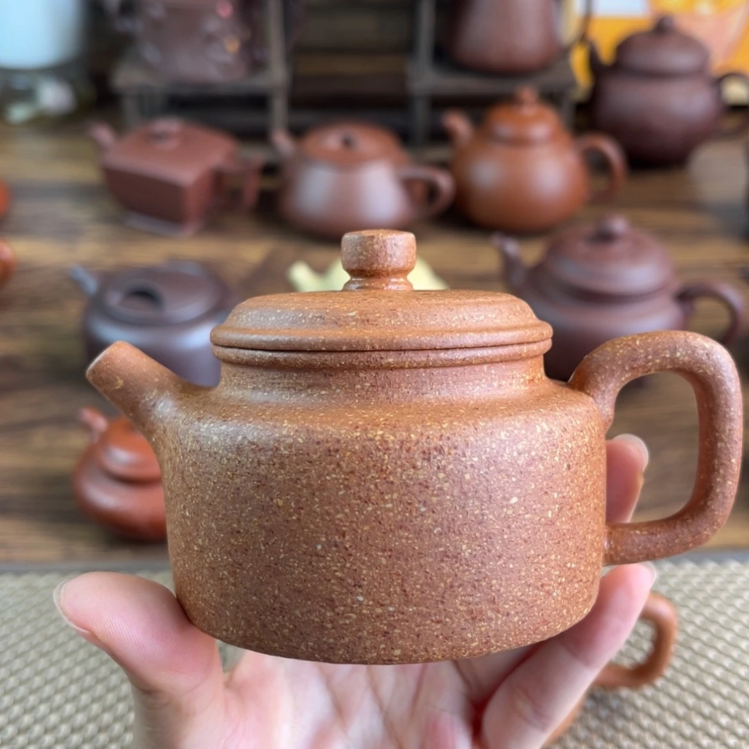 紫砂茶壶手工制作工艺精湛