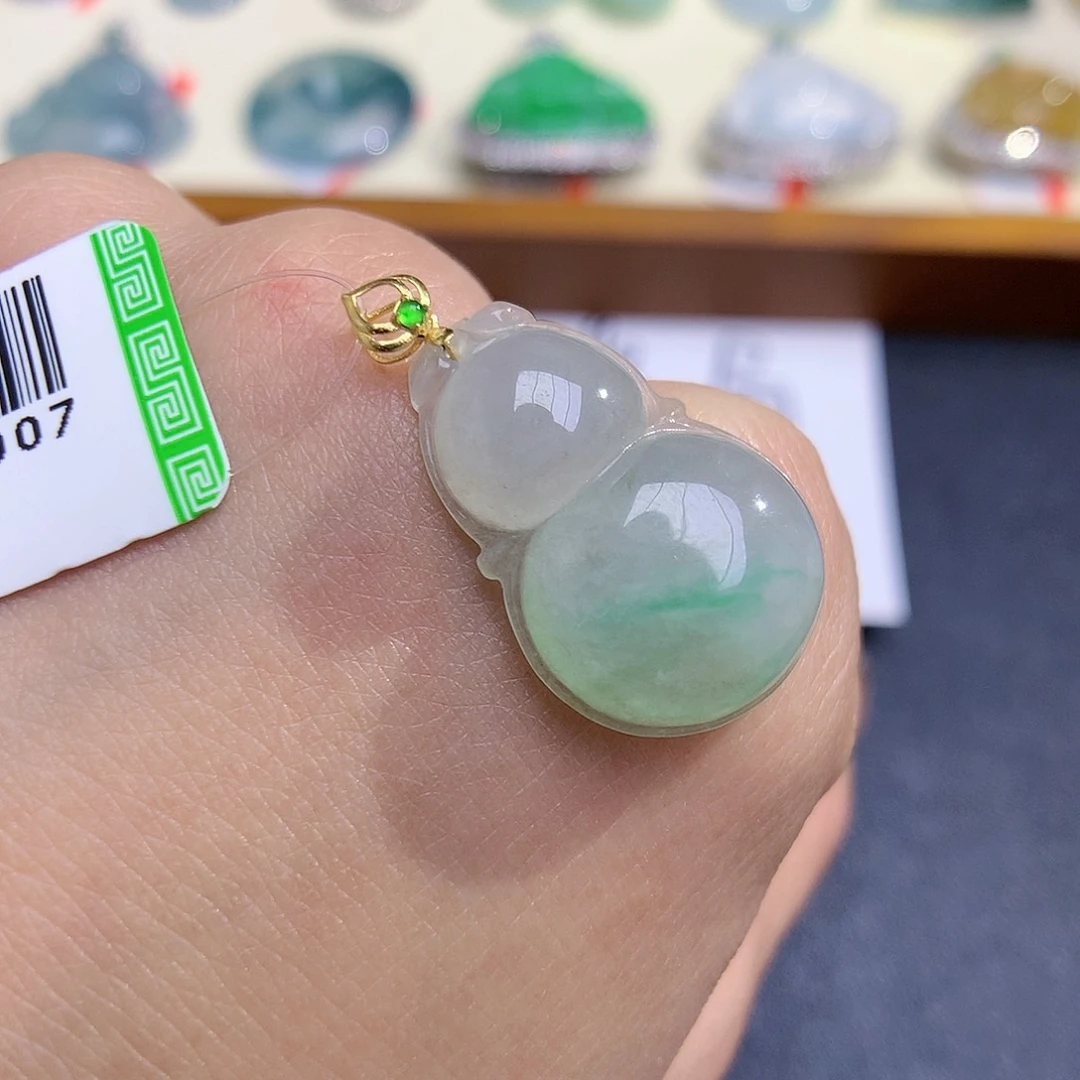 翡翠颈饰18K金镶嵌葫芦