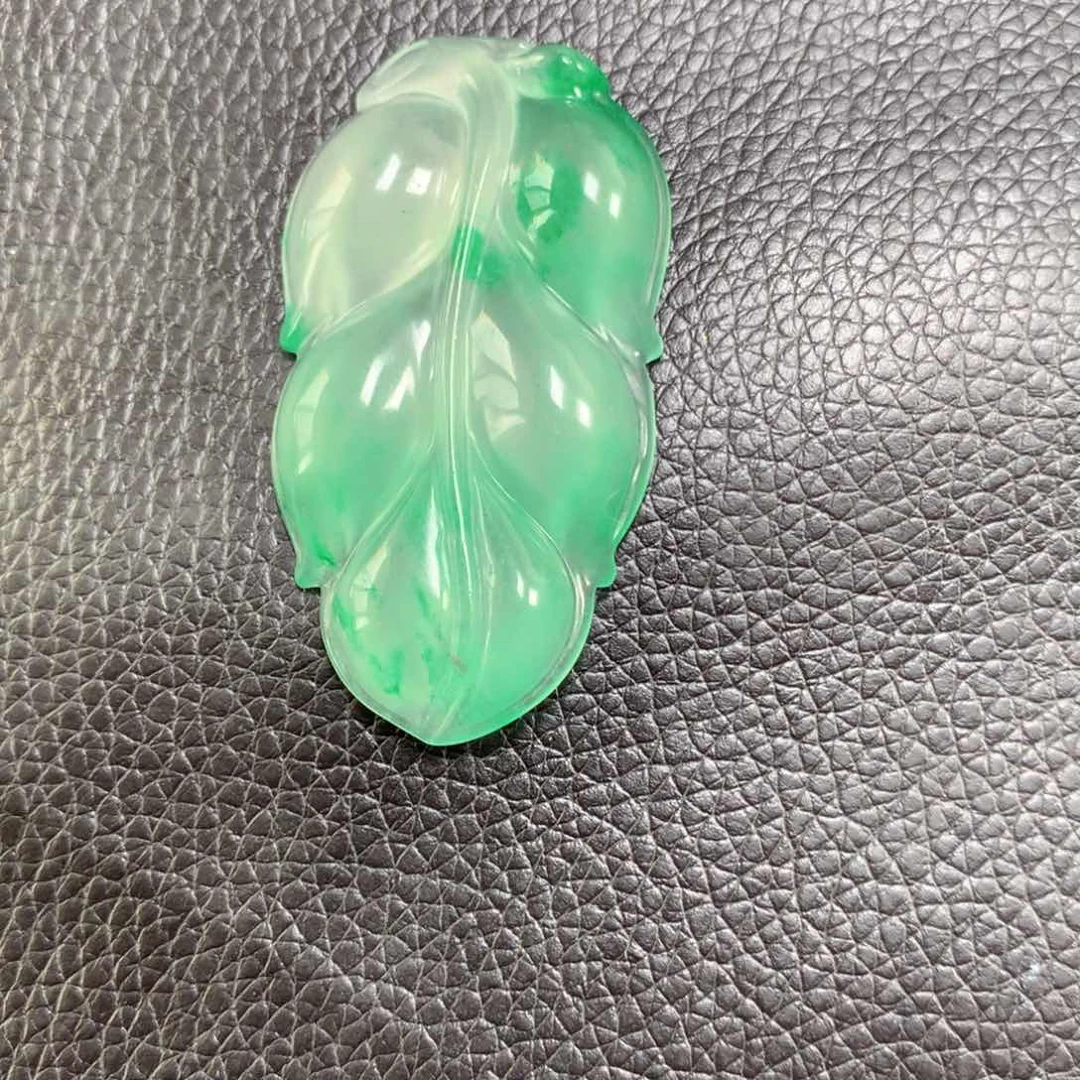石英质玉叶子未镶嵌是**呀吊坠