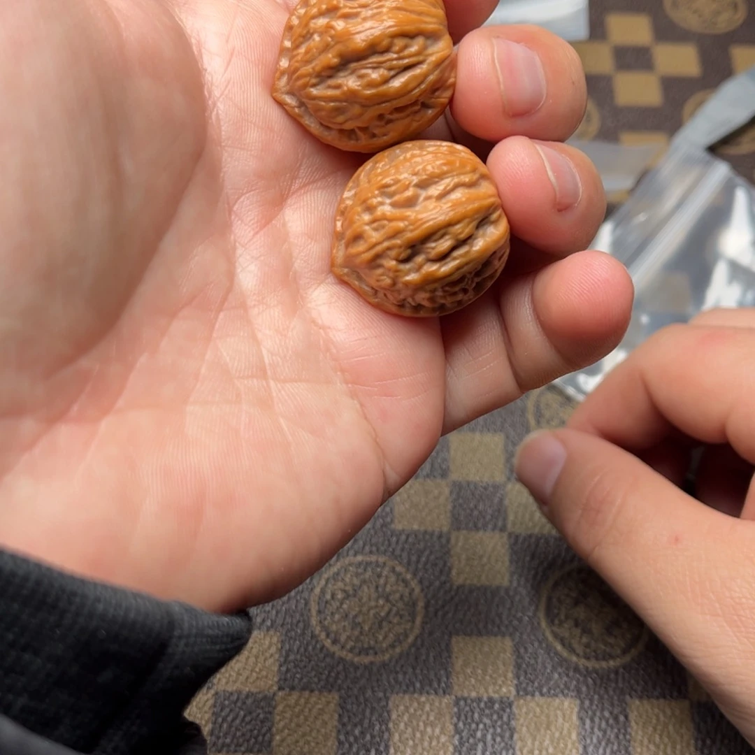 文玩核桃把件37000000000