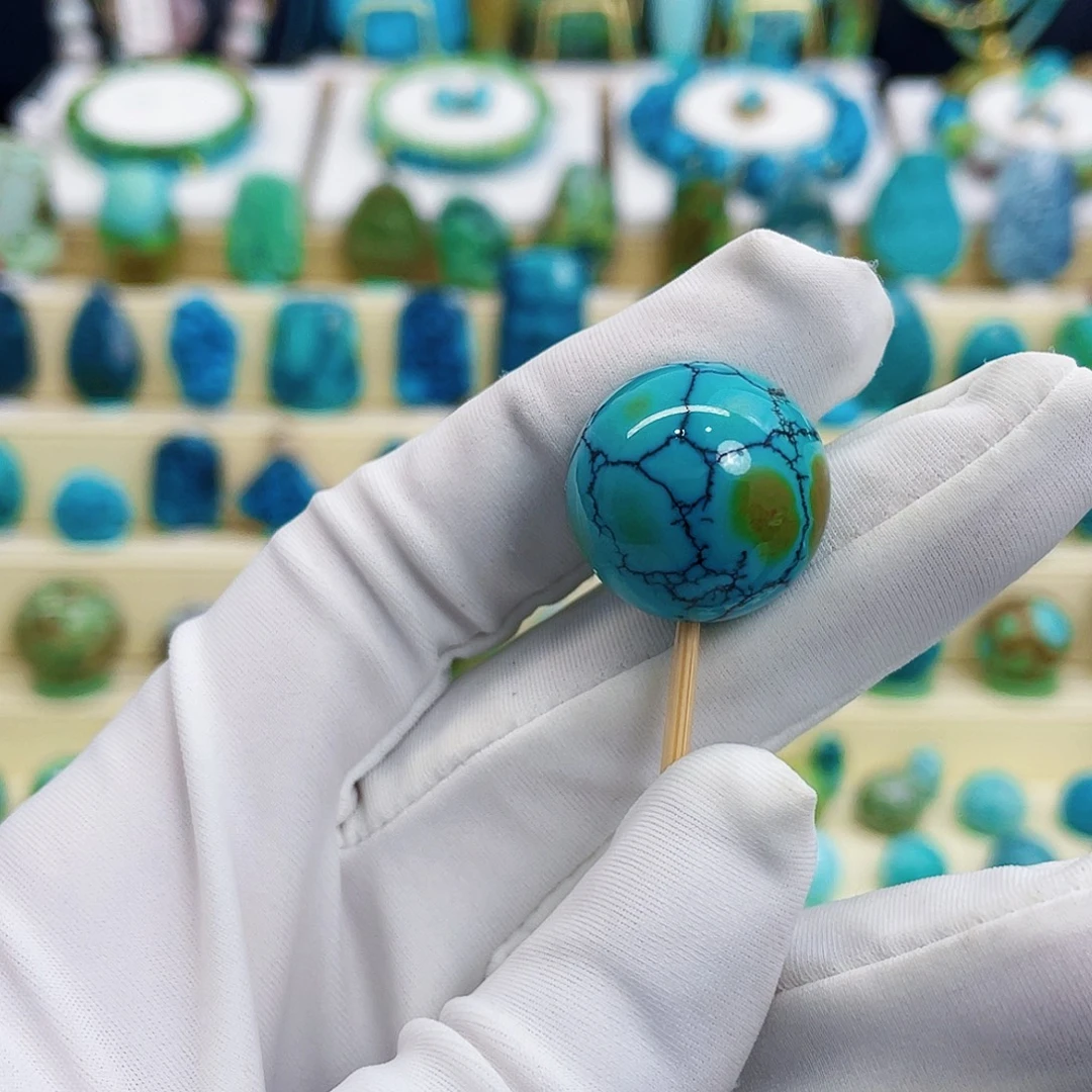 绿松石未镶嵌颈饰