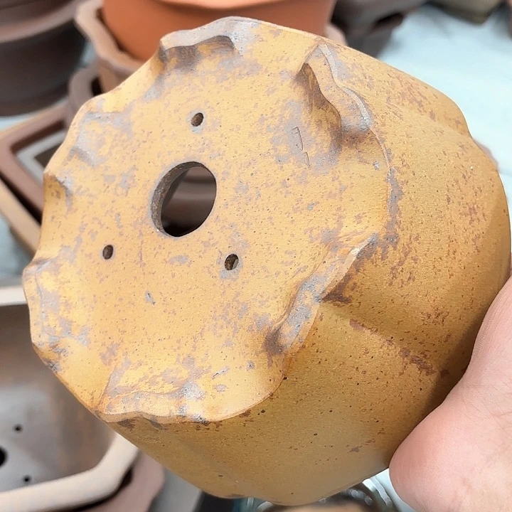 紫砂花盆紫砂的颜色很好看呀