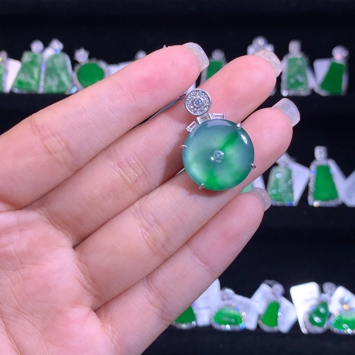 【闪购商品】颈饰银S925镶嵌翡翠天然翡翠