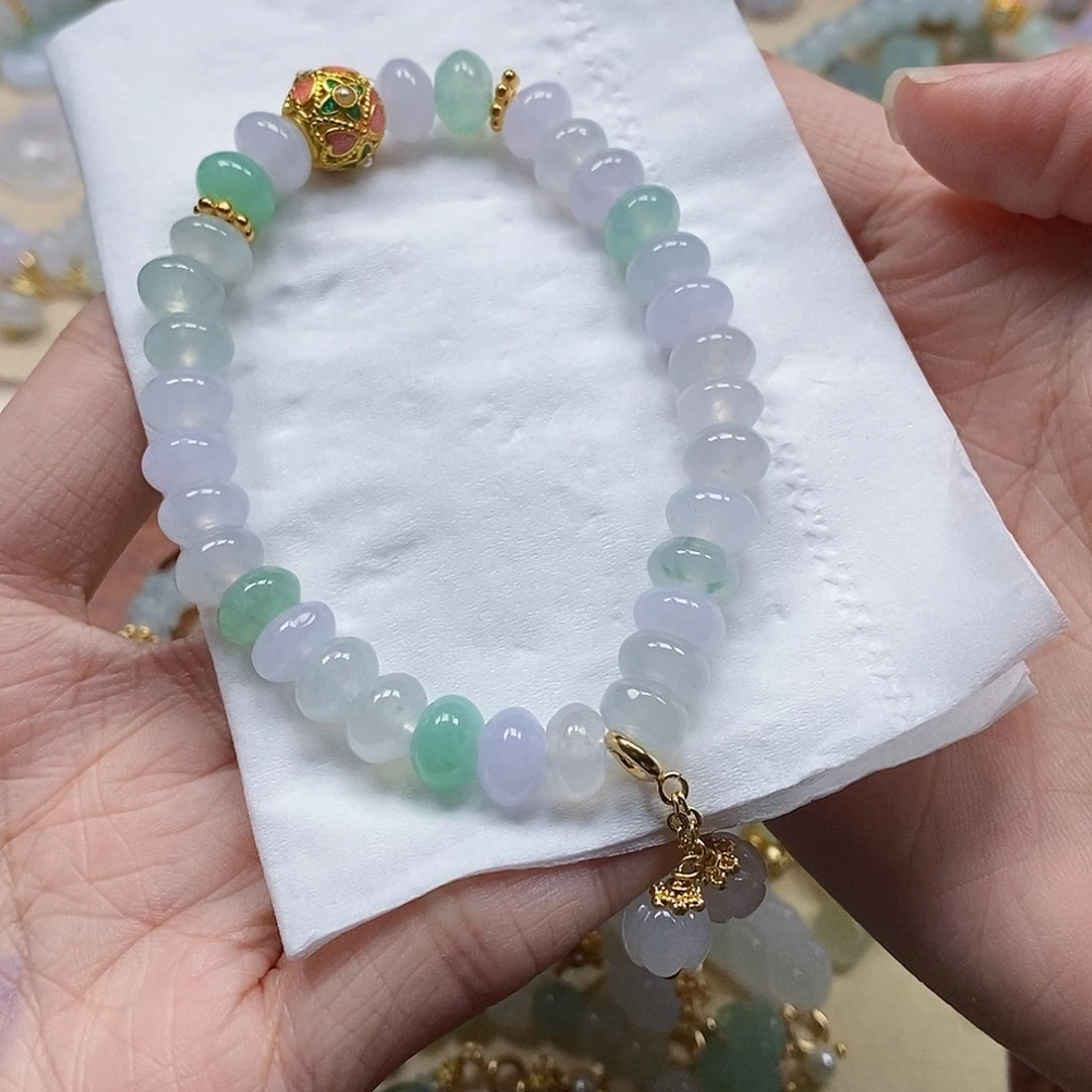 翡翠未镶嵌颈饰我****爱闪