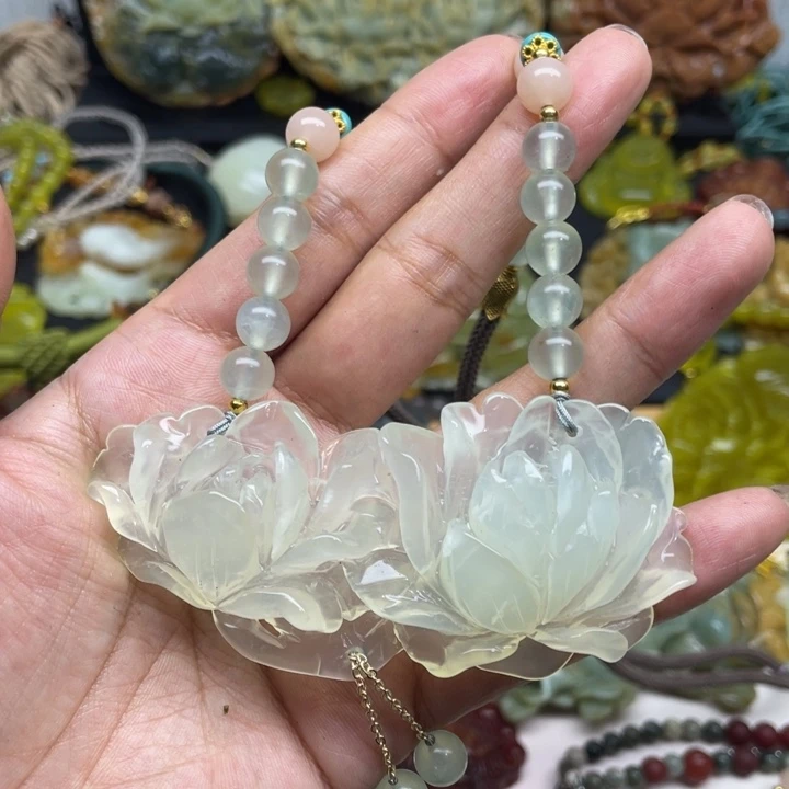 蛇纹石玉未镶嵌颈饰