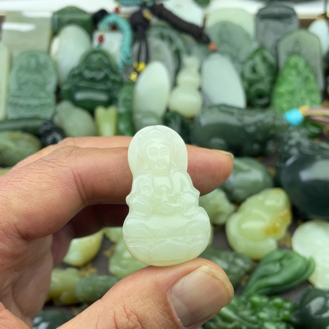 和田玉未镶嵌颈饰