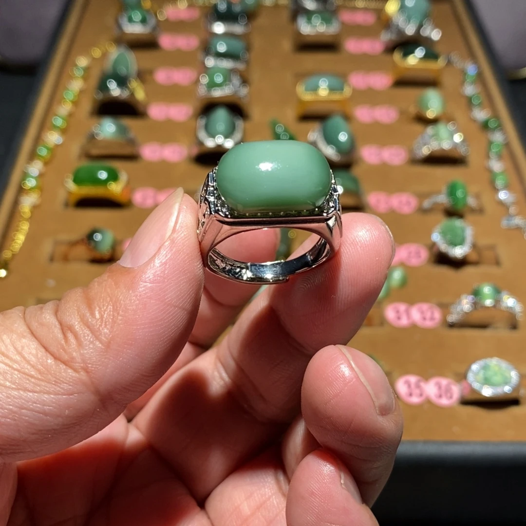 如***醒和田玉未镶嵌戒指