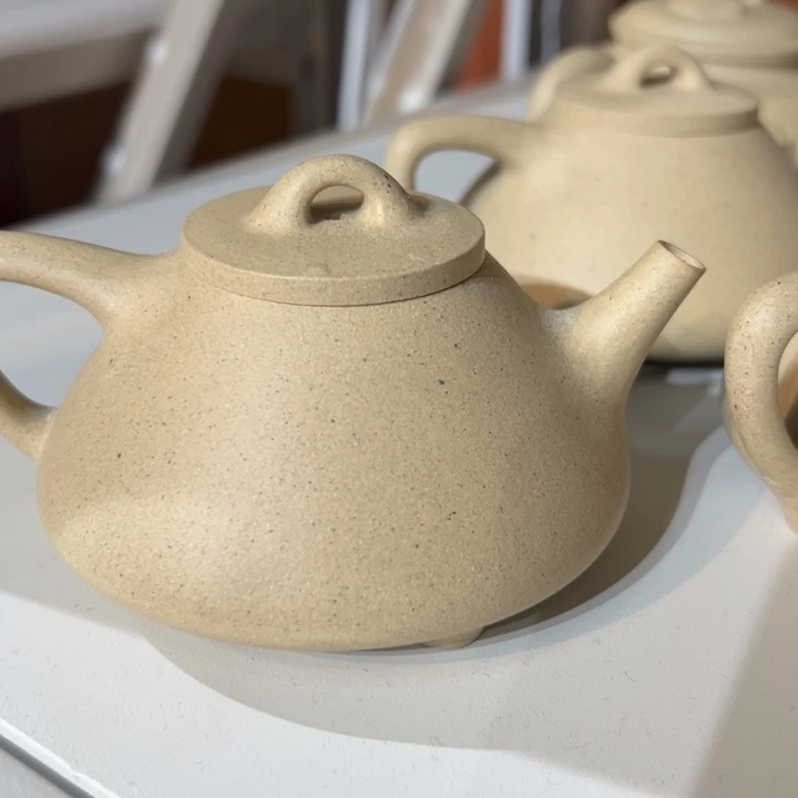 茶壶紫砂本绿子冶瑕疵。