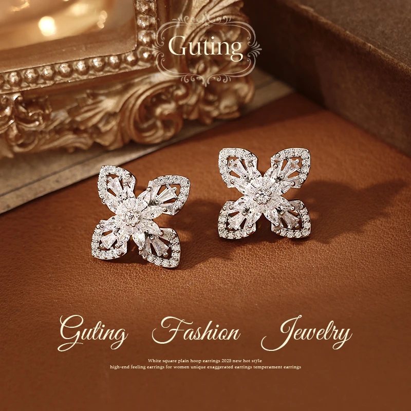 铜合金合成锆石耳饰 22885银色四叶草耳钉女高级感耳环精致耳饰品