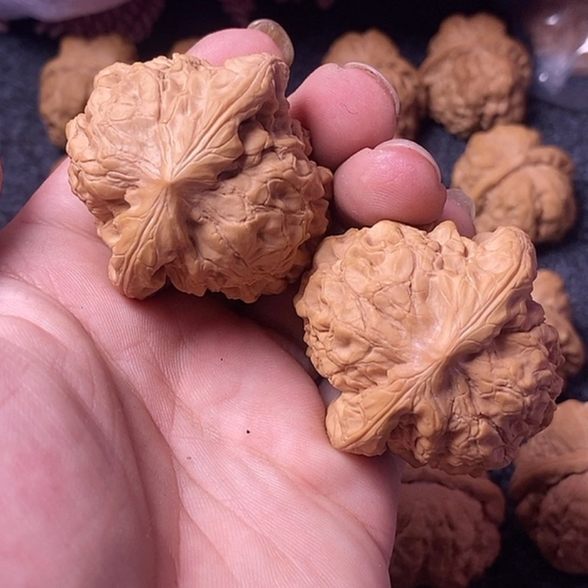 【闪购商品】文玩核桃吊坠46龙鼎