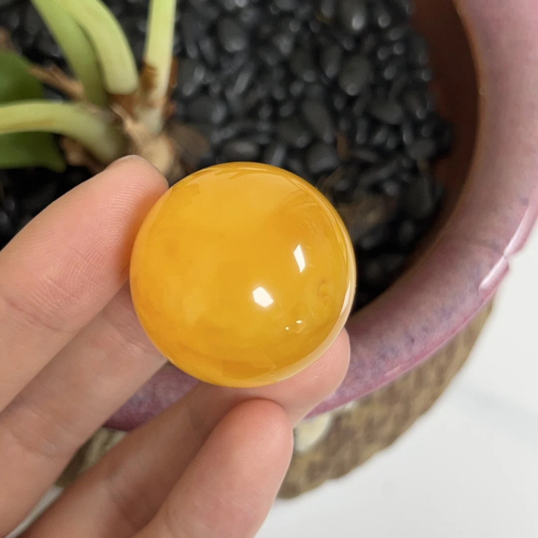 天然原矿无优化无烤色无补胶无煮蜜无辐照蜜蜡吊坠（三一）