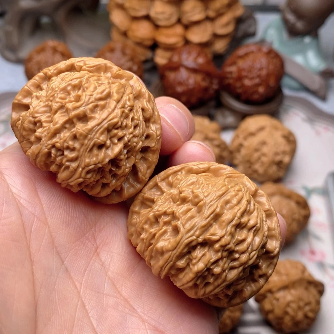 【闪购商品】文玩核桃把件磊白狮子