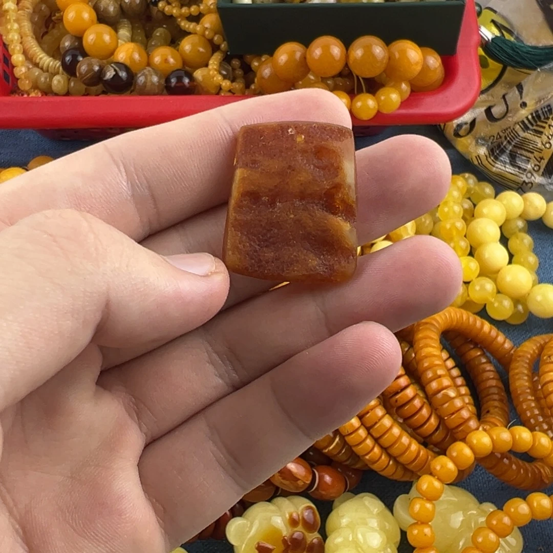 琥珀未镶嵌珠宝奇石