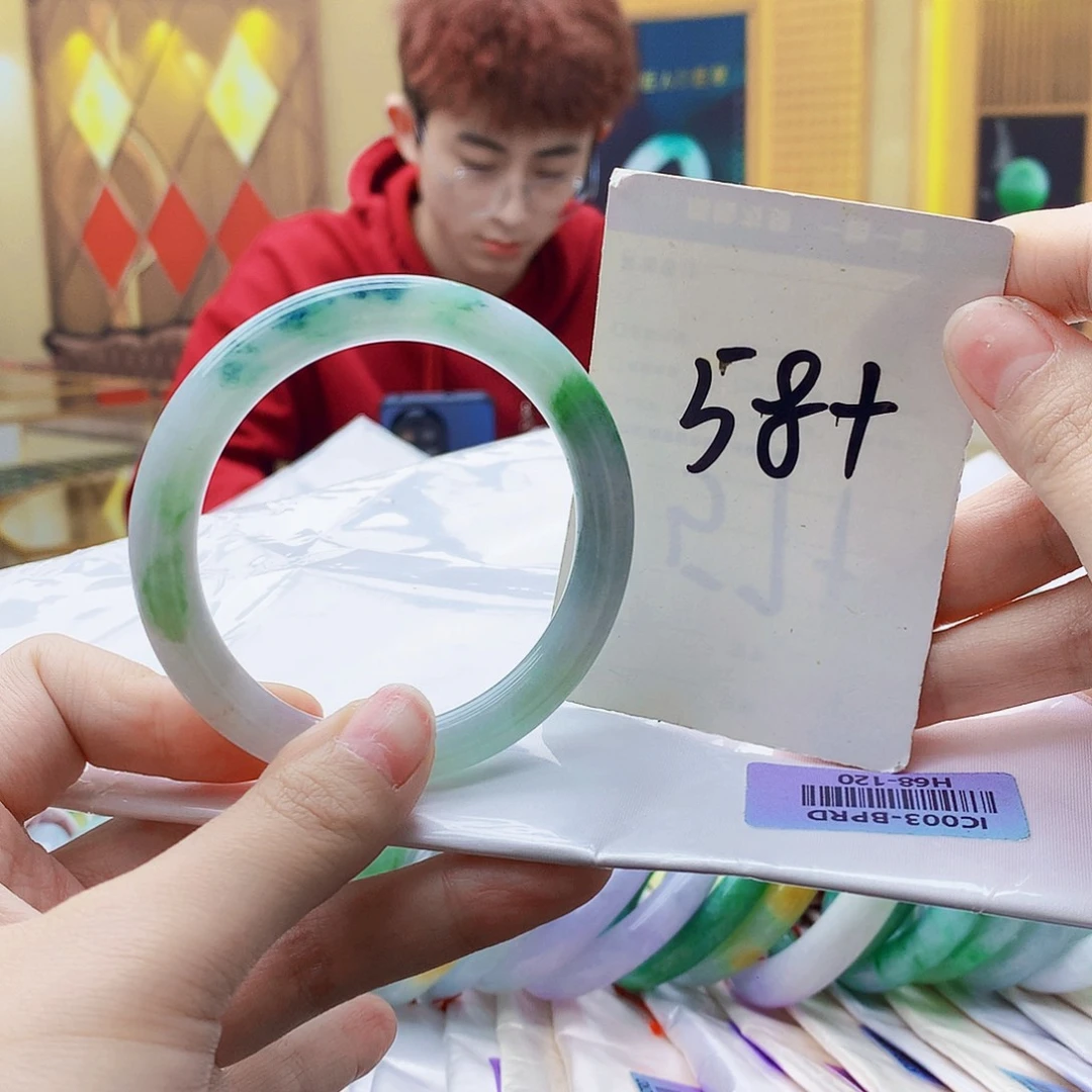 翡翠未镶嵌手镯000……