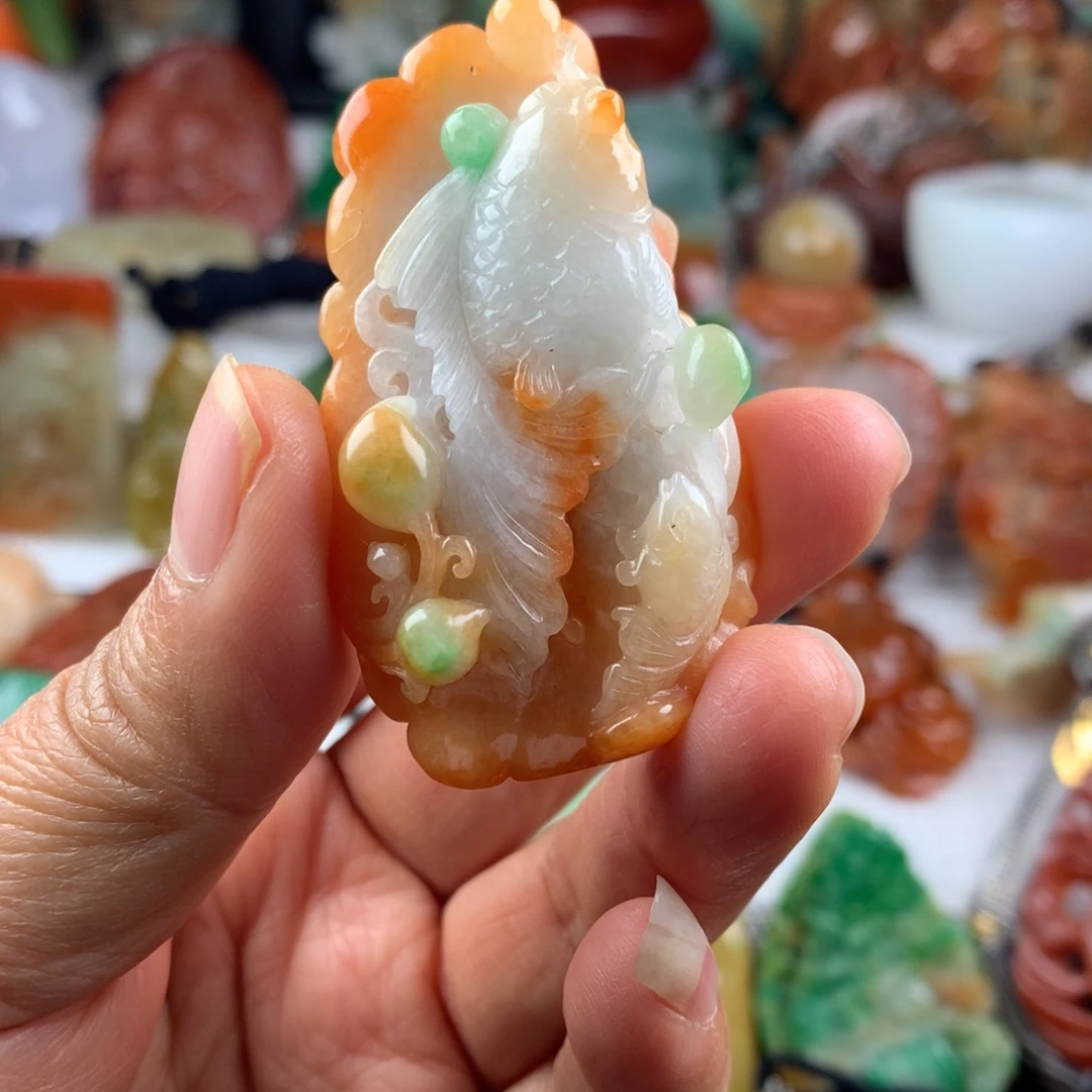 翡翠未镶嵌颈饰挂件