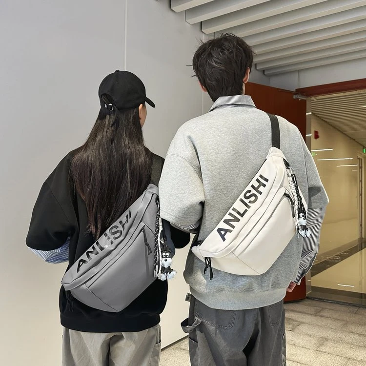 新款百搭腰包个性胸包大容量胸包时尚潮流字母纯色斜挎包背包