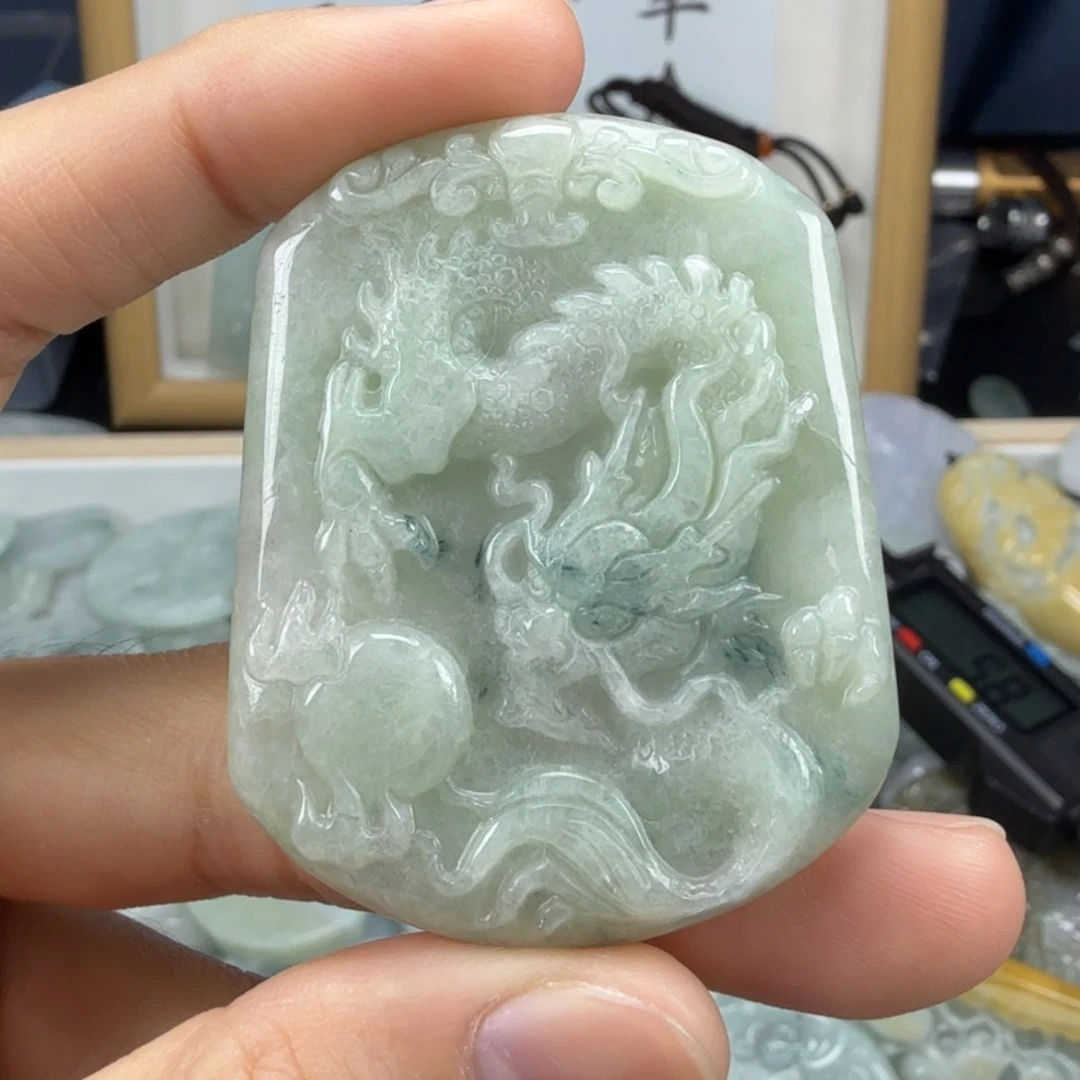 翡翠挂件未镶嵌翡翠