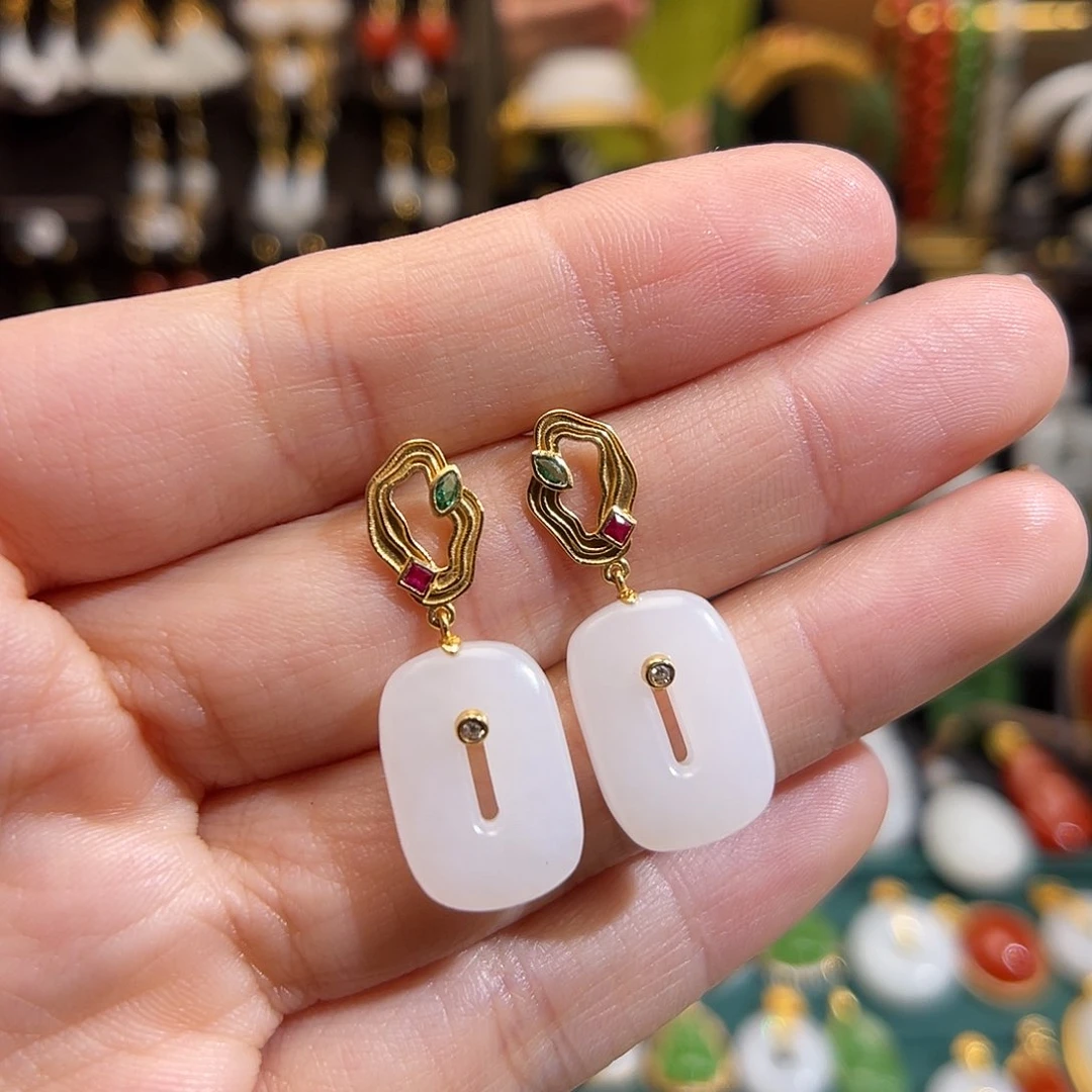 和田玉挂件18K金镶嵌