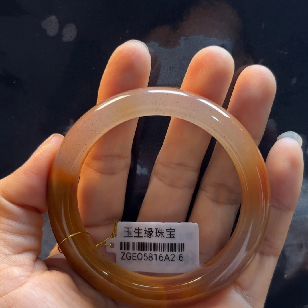 静***开未镶嵌石英质玉（黄龙玉）手镯
