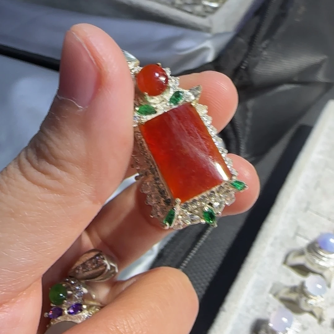 翡翠未镶嵌戒指翡翠