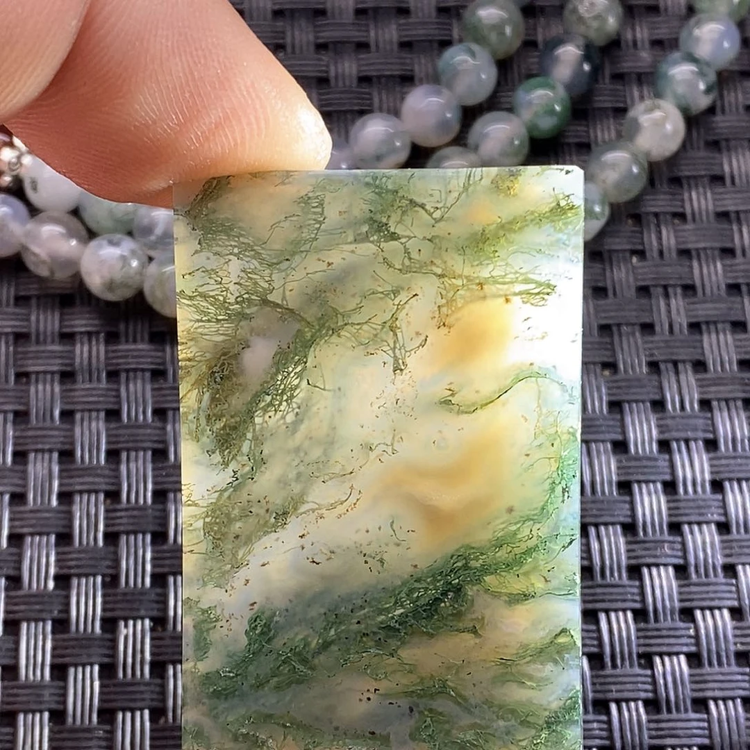 未镶嵌颈饰玛瑙/玉髓日**升