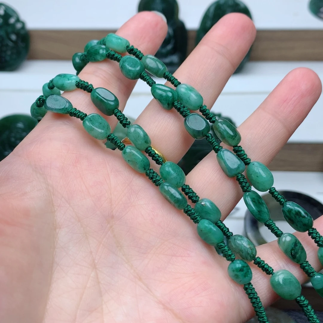 独山玉未镶嵌颈饰颈***红