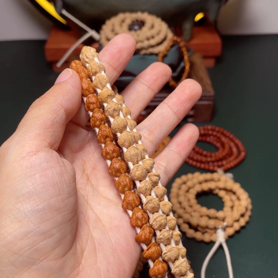 吊坠柏香籽/百香籽蛇骨手持