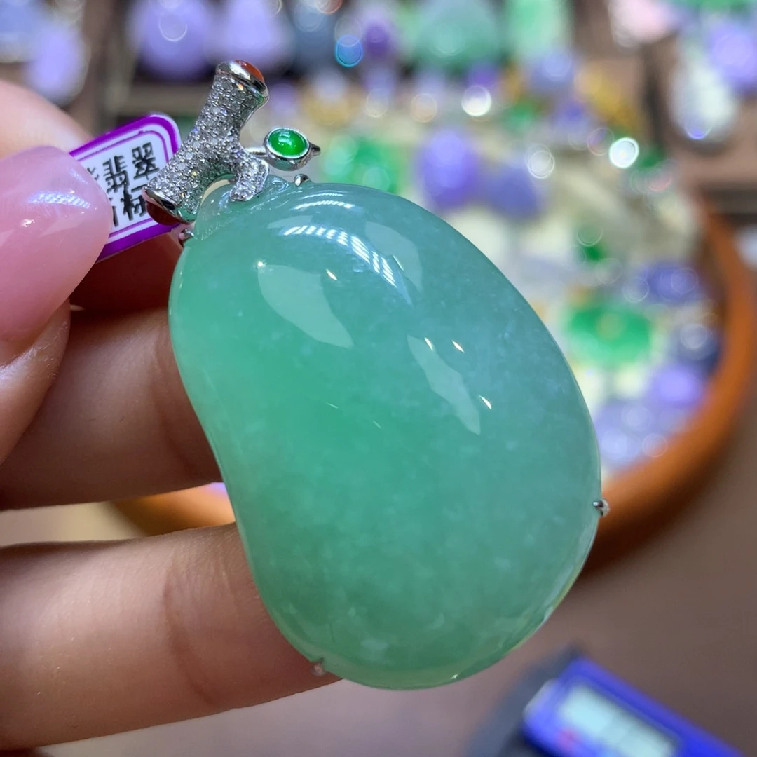 翡翠18K金镶嵌吊坠(不含链)