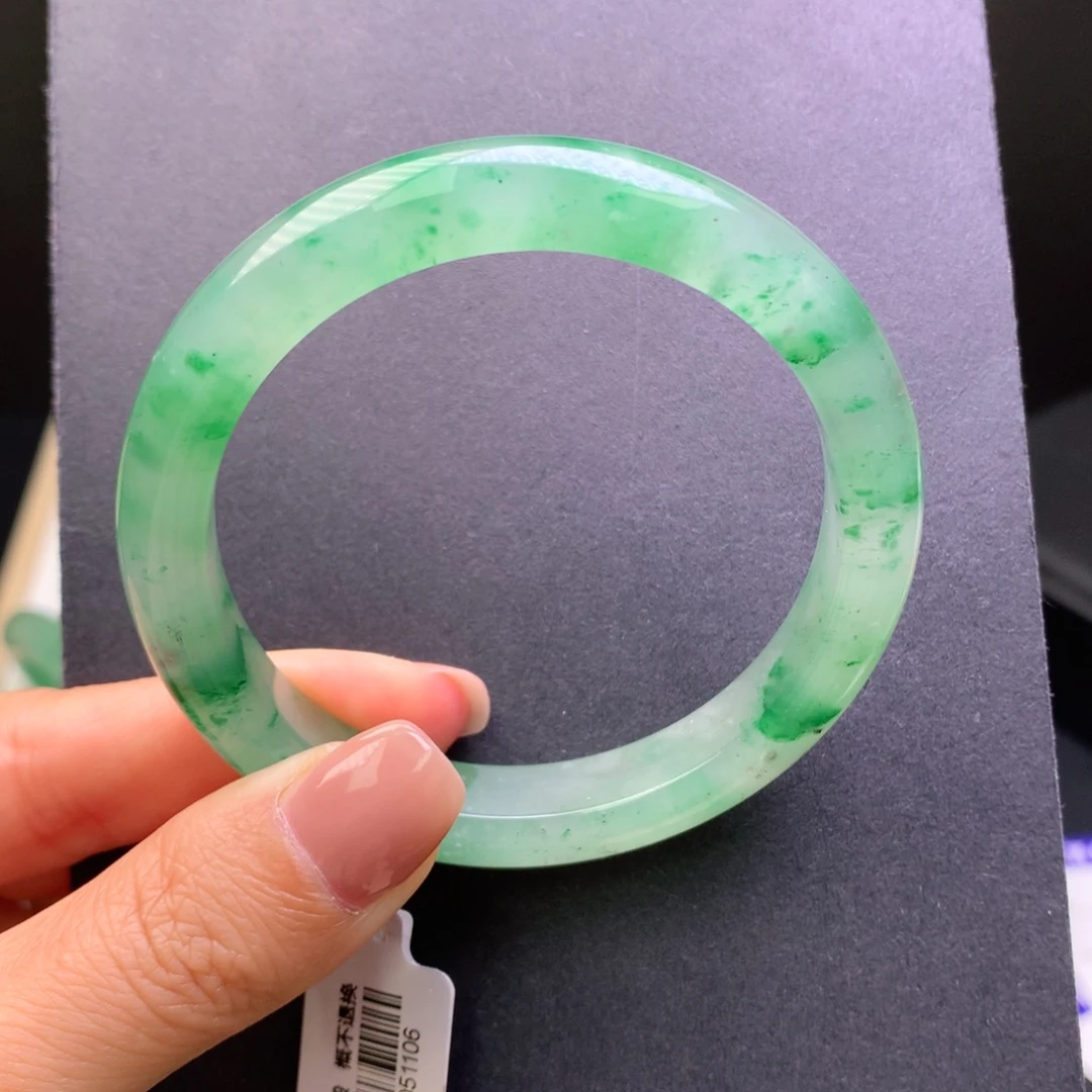 石英质玉未镶嵌手镯