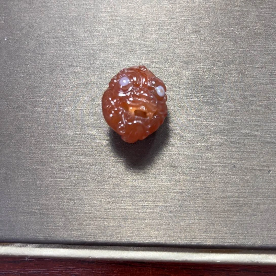 㞮***孞未镶嵌背云南红玛瑙背云
