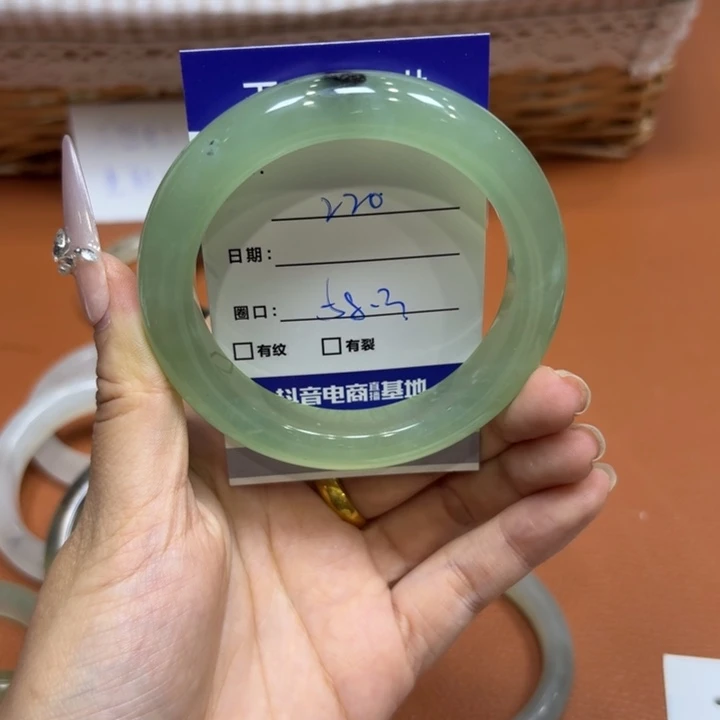 未镶嵌岫玉手镯天然