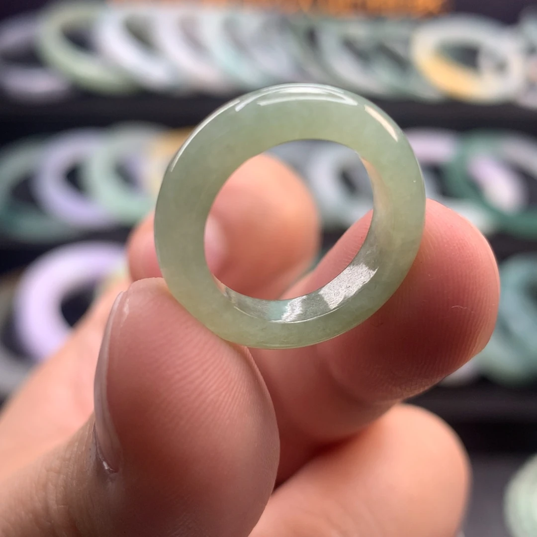 【闪购商品】定制翡翠未镶嵌9戒圈