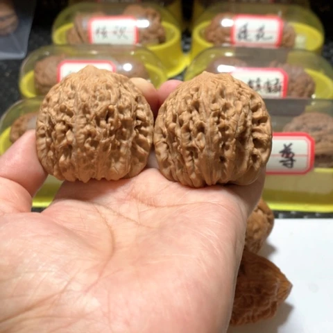 吊坠文玩核桃绣球原桩