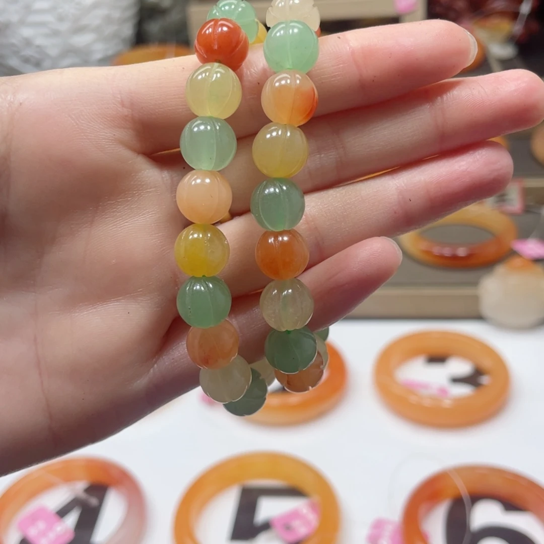 未镶嵌石英质玉（黄龙玉）手镯