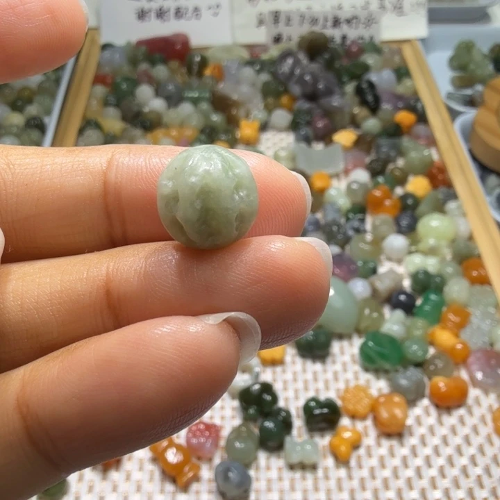 和田玉未镶嵌珠宝半成品