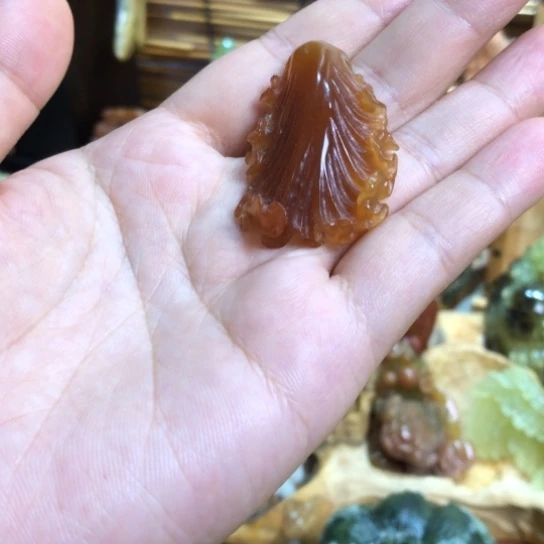 未镶嵌蛇纹石玉颈饰