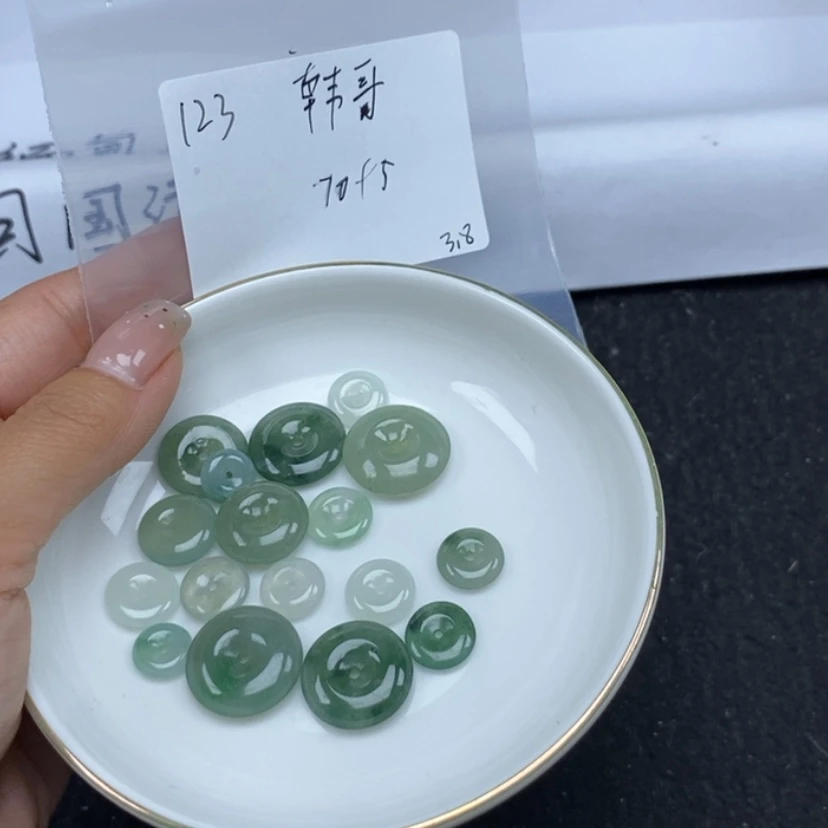 【闪购商品】翡翠颈饰未镶嵌韩****사