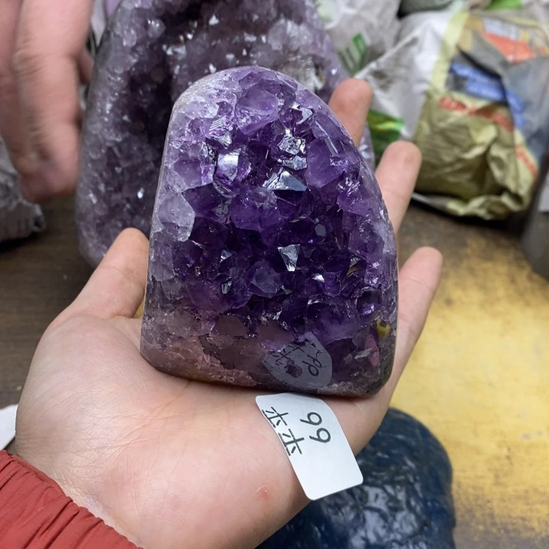 紫晶乌拉圭未镶嵌