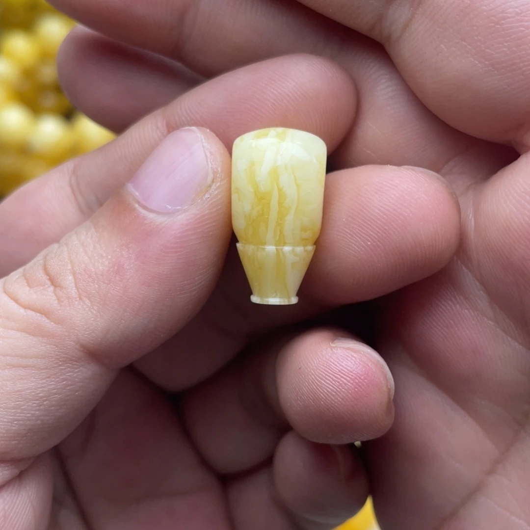 我***檬琥珀未镶嵌颈饰琥珀蜜蜡