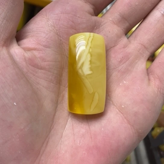 蜜蜡裸石未镶嵌吊坠