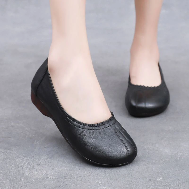 1046秋季软底软面舒适女鞋牛筋中老年大码女鞋软皮浅口妈妈鞋单鞋