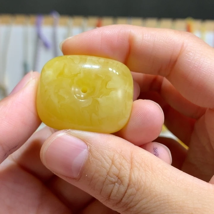 蜜蜡项链未镶嵌藏扣