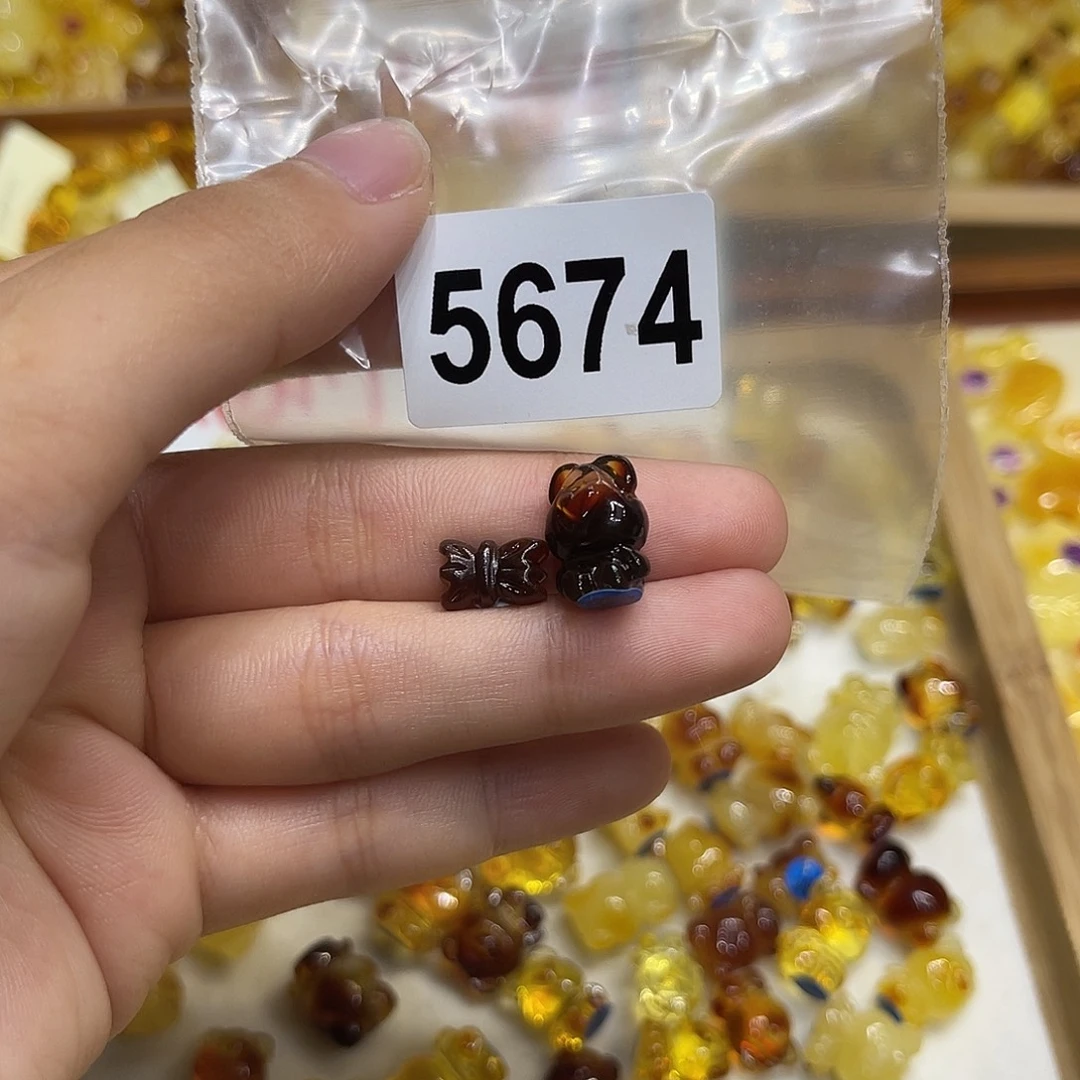 琥珀未镶嵌珠宝奇石