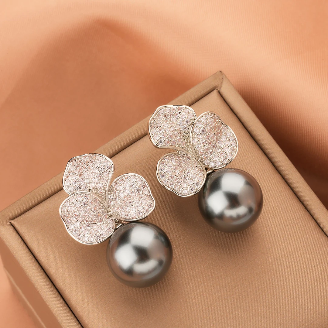铜合金合成锆石耳饰 法式轻奢高级感小众花朵珍珠耳钉女2025新款
