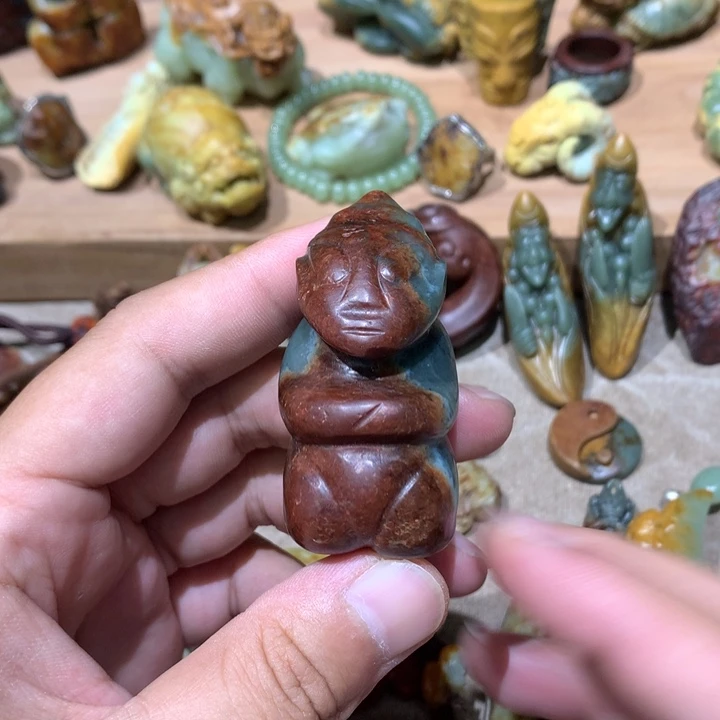 未镶嵌岫岩河磨玉（透闪石质玉）挂件