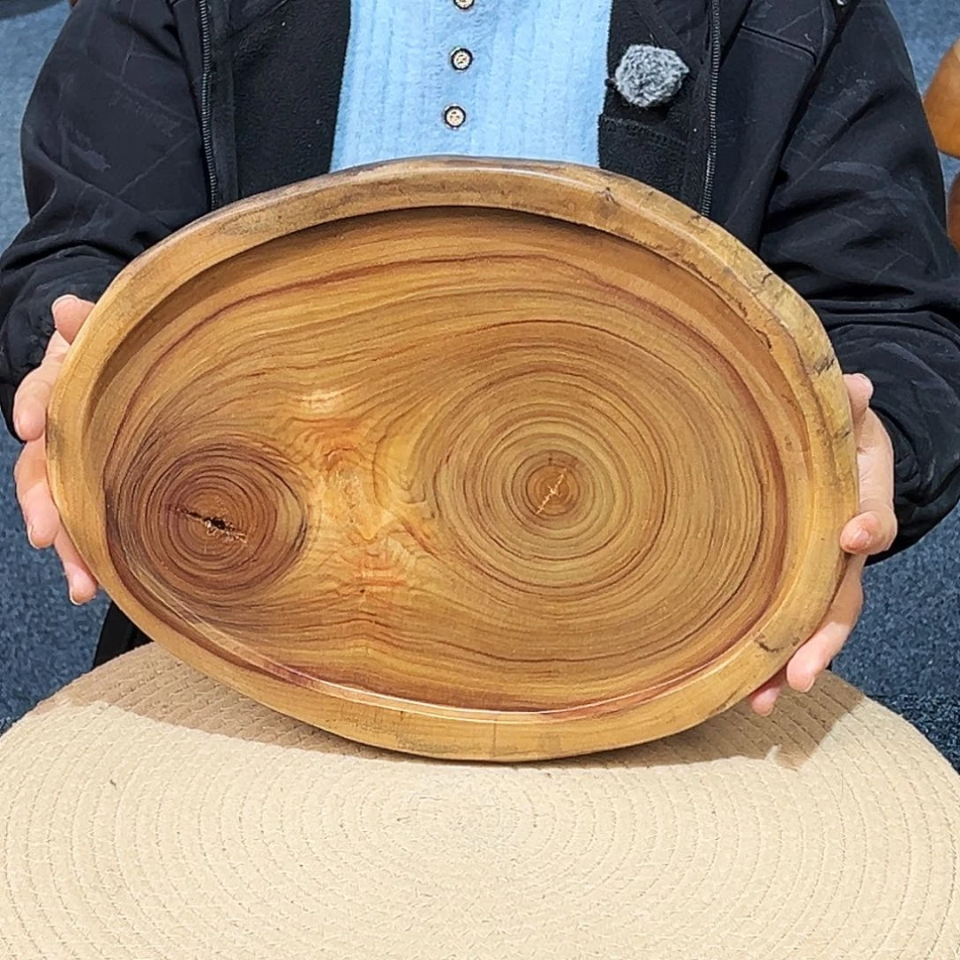 4号香樟木尺寸：34-24-4cm